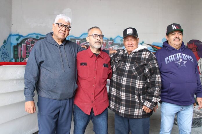 #PuertoPeñasco Entregan una panga reparada más en Puerto Peñasco; cierran la primera parte del programa promovido por el Ayuntamiento, que encabeza el Dr. Oscar Castro.