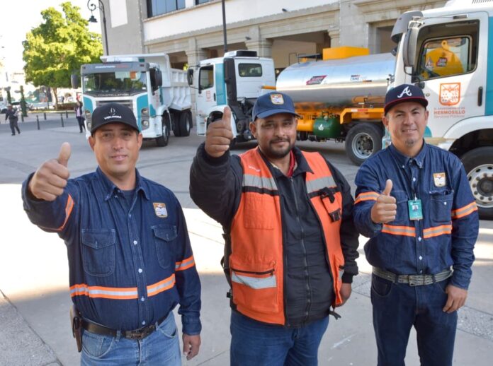 Fortalece Toño Astiazarán áreas de limpieza y mantenimiento a vialidades con nueva maquinaria; entrega 2 camiones de volteo para el área de Parques y Jardines de Servicios Públicos y 1 petrolizadora para Desarrollo de Infraestructura con una inversión de 16 mdp.