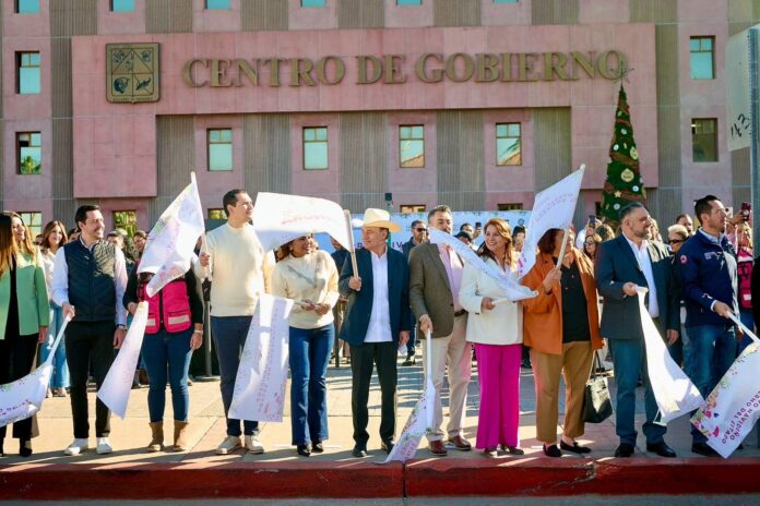 Gobernador Durazo inicia Operativo Navideño con más de 250 mil apoyos para familias de todo el estado; se entregarán chamarras, colchonetas, cobijas, kits de higiene, agua, dulces, juguetes, cenas navideñas, tenis, piñatas y apoyos para fiestas tradicionales.