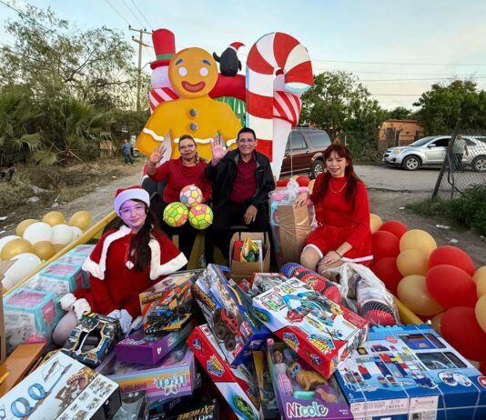 Lleva alcalde juguetes a niñas y niños de colonias de la periferia