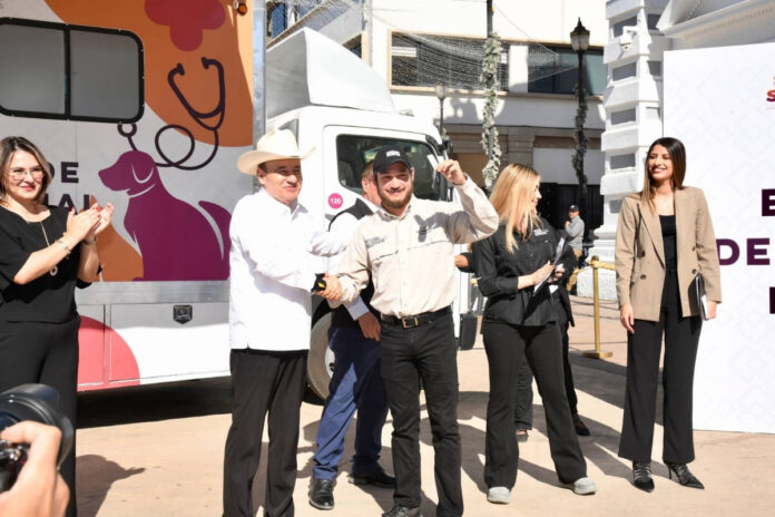 Gobernador Durazo fortalece el bienestar animal y la protección ambiental con nuevas unidades con el objetivo de fortalecer su capacidad operativa en beneficio del medio ambiente y el bienestar animal en Sonora.