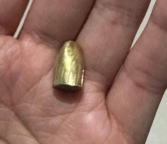 Cae bala perdida a una vivienda del Cerro Gandareño
