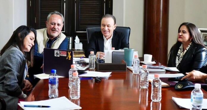 Durazo y Sheinbaum fortalecen apoyos al sector pesquero en favor de comunidades ribereñas; el gobernador de Sonora y Rigoberto Salgado Vázquez, comisionado nacional de Acuacultura y Pesca, dan seguimiento a peticiones del sector.