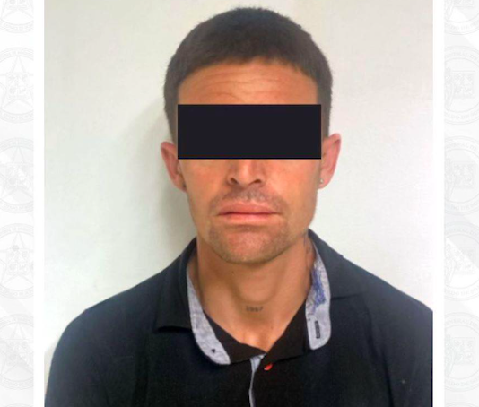 Detenido en posesión de metanfetamina y marihuana