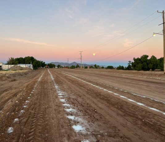 Avanzan trabajos de construcción del malecón turístico en el Cochórit
