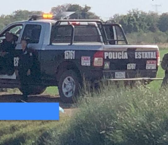 Flota cuerpo en un canal con signos de violencia y atado de manos