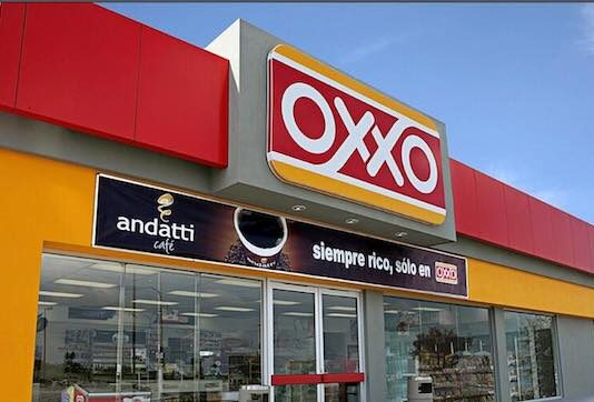 Asalto a mano armada en Oxxo; se llevan 19 mil pesos