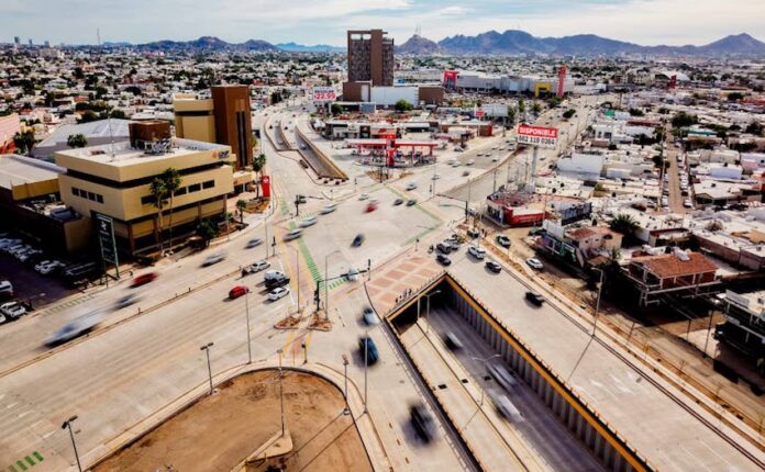 Tiene paso a desnivel del Colosio y Solidaridad tanque especial para almacenar agua de lluvia y reutilizarla en áreas verdes; a través de los mecanismos con que la obra cuenta y que posibilitará usarla para regar áreas verdes de la ciudad.