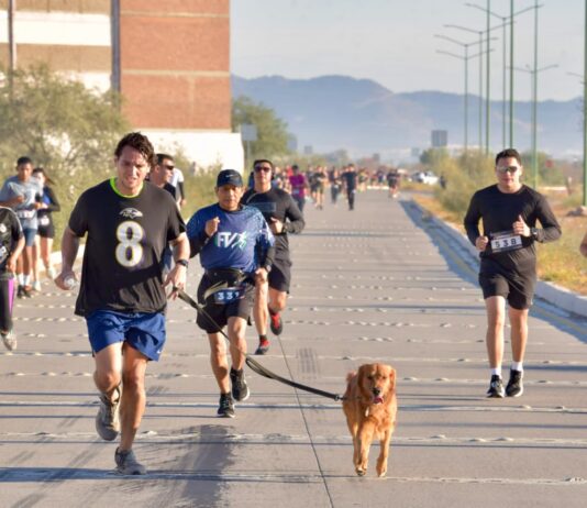 Se realiza con gran éxito la tradicional Carrera del Policía; participan más de 600 corredores
