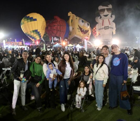 Conviven Toño Astiazarán y Patty Ruibal en el segundo día del Cuarto Festival del Globo
