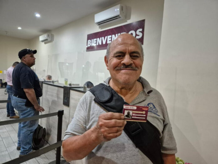 Continúa proceso de credencialización para tramitar la nueva tarjeta de transporte urbano en Hermosillo; las nuevas tarjetas dan acceso a la tarifa preferencial y dos pasajes gratuitos para estudiantes.