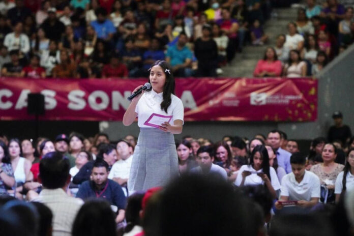 #Hermosillo Dan a conocer resultados de Becas Sonora de Oportunidades para primarias públicas; el Gobernador Alfonso Durazo destinó más de mil millones de pesos en el presupuesto para este programa en 2026.