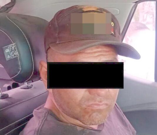 Con marcada crueldad sacrificó a un gatito