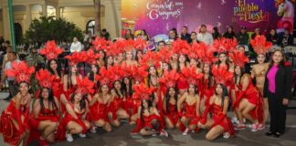 Finaliza desfile de carros alegóricos y comparsas del Carnaval Guaymas 2026