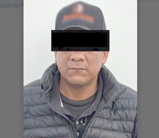 Capturan a sujeto con arma blanca en actitud sospechosa en un banco