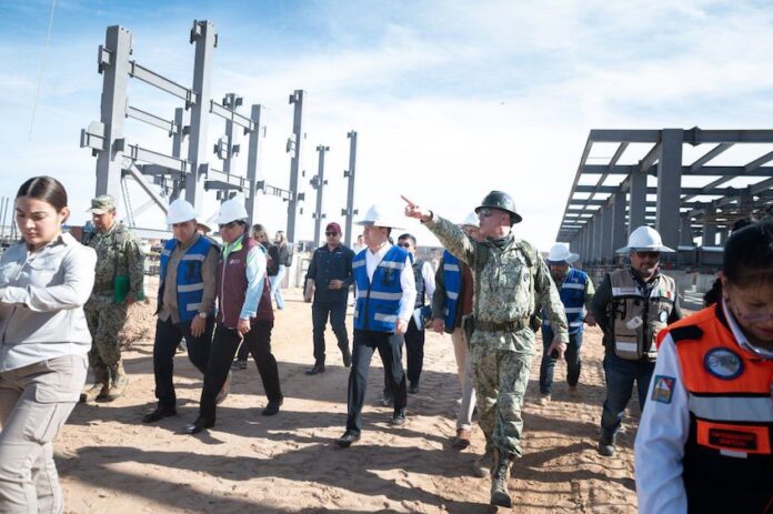 Reporta Gobernador Durazo 35% de avance en construcción del Hospital del IMSS en San Luis Río Colorado; el mandatario estatal informó sobre el avance del 35 por ciento que registra la construcción del nuevo Hospital General del IMSS en San Luis Río Colorado, para beneficio de más de 128 mil derechohabientes de la región fronteriza.