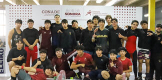 Halterofilia sonorense con equipo en forma para la Olimpiada Regional