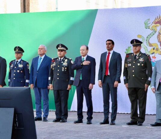 Rinden Durazo y Sheinbaum homenaje al lábaro patrio con toma de protesta a escoltas en enlace nacional