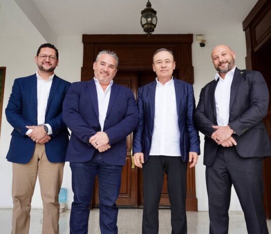 Gobernador Durazo atrae interés de empresa minera australiana para comercializar por el Puerto de Guaymas