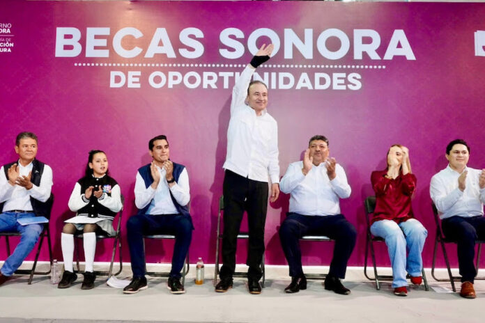 #Hermosillo Gobernador Alfonso Durazo impulsa el futuro universitario; con Becas Sonora de Oportunidades y Asambleas Informativas.