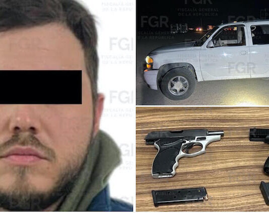 Viajaba con dos armas de fuego en su poder