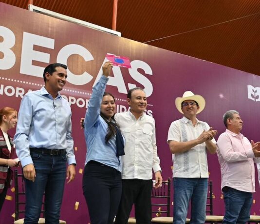 Amplía Gobernador Durazo convocatoria de Becas Sonora de Oportunidades para universidades públicas