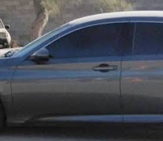 Aseguran vehículo con reporte de robo y drogas