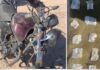 Abandonan motocicleta con droga debajo del asiento