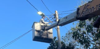 Trabaja Ayuntamiento de Guaymas en reparación de alumbrado