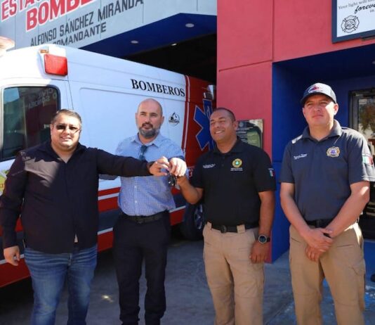Entregan ambulancia a Protección Civil de Puerto Peñasco
