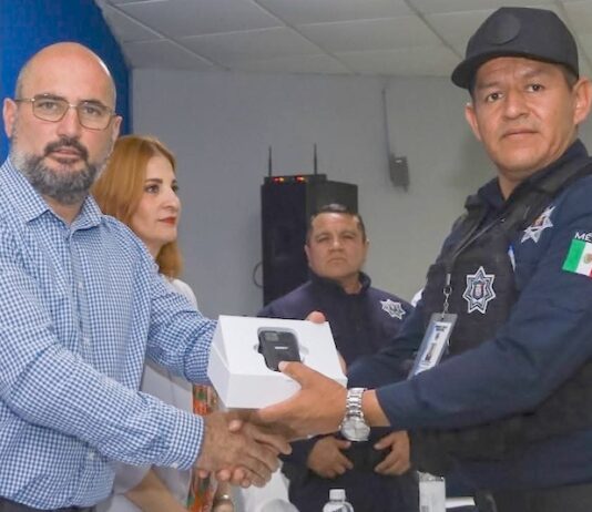 Entregan cámaras corporales a agentes de la Policía Municipal