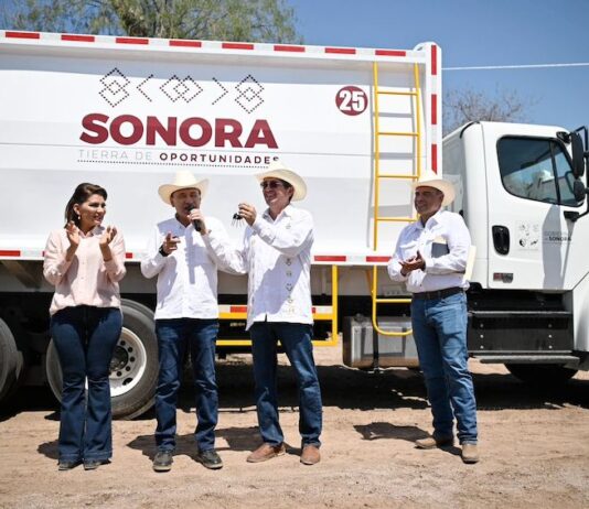 Gobernador Durazo resuelve demandas de comunidades del sur con acciones en salud, obras hídricas y maquinaria