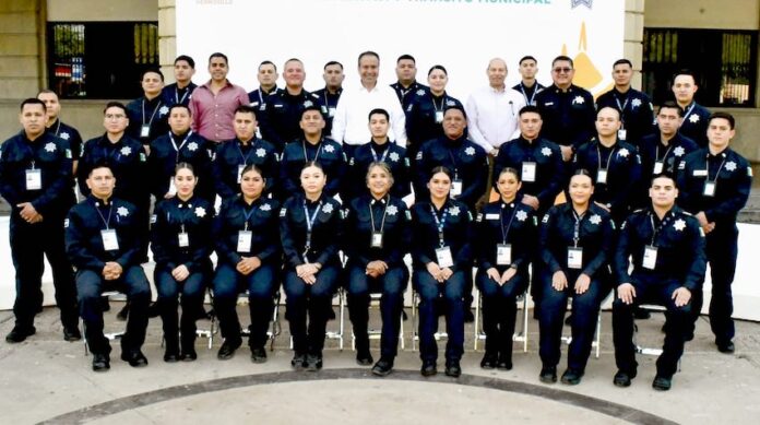 Fortalece Toño Astiazarán seguridad y vigilancia en la ciudad con nuevos policías municipales; con el compromiso de servir y proteger se suman 30 elementos más a la corporación; estas acciones sumadas a las 357 patrullas eléctricas y drones, entre otras, forman parte del estado de fuerza.