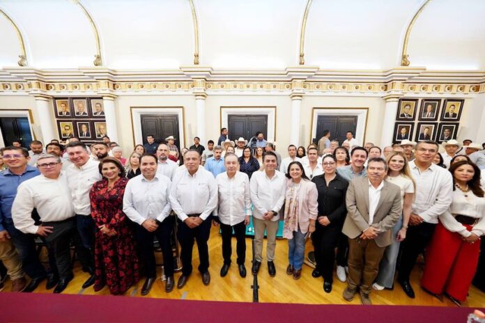 Presidenta Sheinbaum invierte más de 11 mil 500 millones en obras hídricas; garantiza 15% más de agua en Hermosillo: Durazo; ae destinarán mil 500 millones de pesos para incrementar 15 por ciento más el suministro de agua en Hermosillo, mismo que actualmente sufre un desperdicio de hasta el 45 por ciento, lo que representa uno de los principales retos del sistema hídrico en la capital.