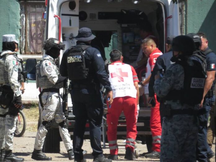 Un muerto y varios heridos en ataque armado; hechos ocurridos en la colonia El Rodeo; hay un sujeto detenido.
