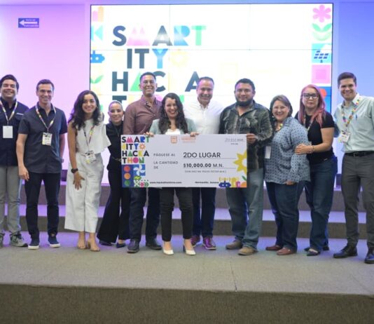 Suman esfuerzos y talento Toño Astiazarán para impulsar a jóvenes emprendedores en Smart City Hackaton