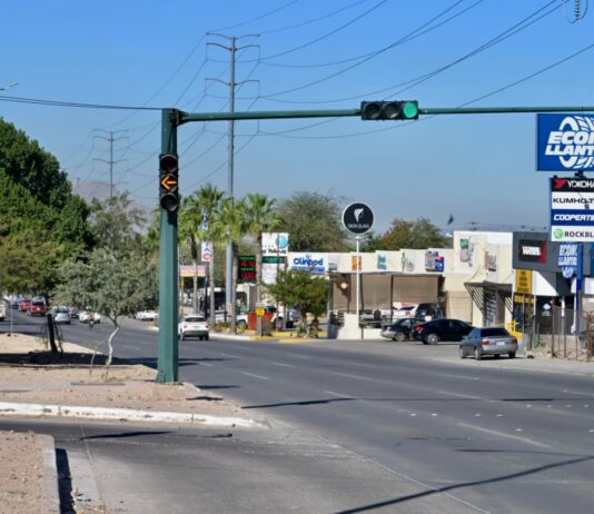 Instala Ayuntamiento de Hermosillo semáforo peatonal en crucero de Yáñez y Progreso