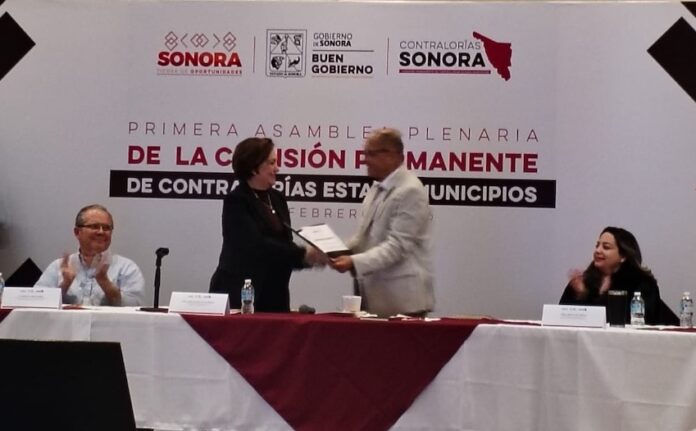 Reconocen trabajo del licenciado Leobardo Olmos al frente de la CPCE-M; por su desempeño al frente del organismo, igual que a sus seis coordinadores regionales de la misma, y a los suplentes.