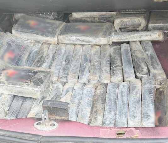 Cae automovilista con 282 paquetes de cocaína