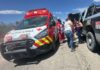 Policías auxilian a dos mujeres con problemas de salud