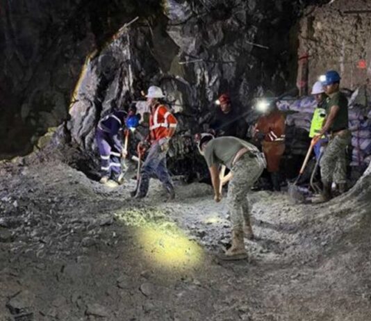 Confirman identidad del tercer trabajador rescatado de mina en Sinaloa