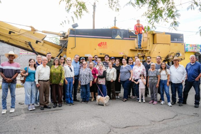 Beneficia Toño Astiazarán a vecinas y vecinos del norte con recarpeteo en calle Bernardo Reyes; arrancó en la colonia Lomas de Madrid la rehabilitación de dicha vialidad, que abarcará desde el periférico Norte al Progreso.