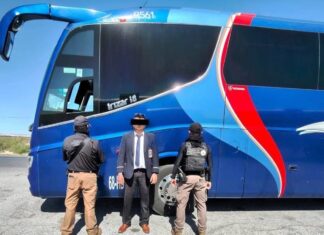 Aseguran camión de pasajeros con cargamento de fentanilo