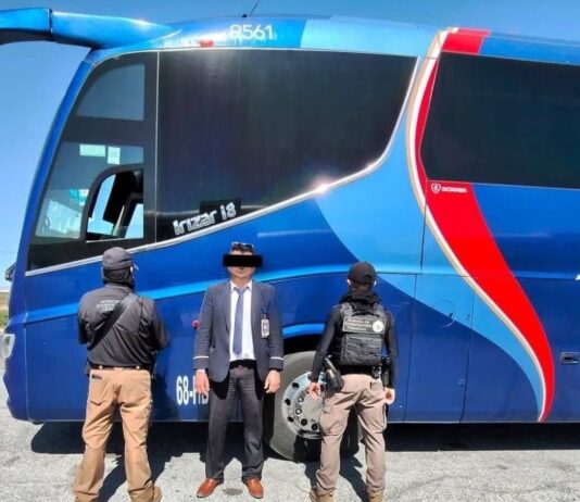 Aseguran camión de pasajeros con cargamento de fentanilo