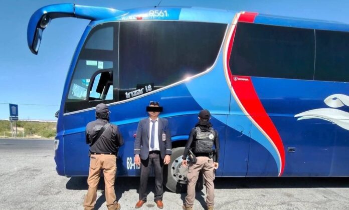 Aseguran camión de pasajeros con cargamento de fentanilo; Juan “N” cubría la ruta de Culiacán, Sinaloa hacia Ciudad Juárez.