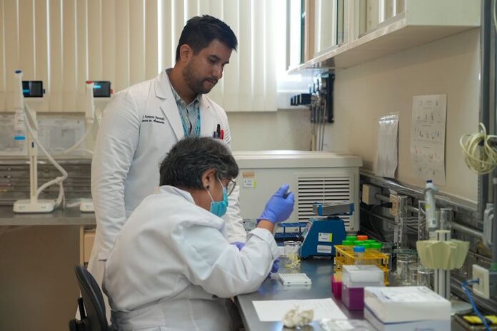 Garantizan vigilancia epidemiológica ante brote de Ébola; autoridades de salud en la entidad señalan que el riesgo es casi nulo.