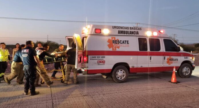 Trasladan grave a Hermosillo a empalmense accidentado ayer; del volcamiento el Toyota en la carretera, al sur de la ciudad, kilómetro 89.