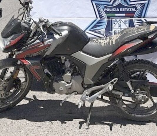 Dos detenidos con droga y motocicleta robada