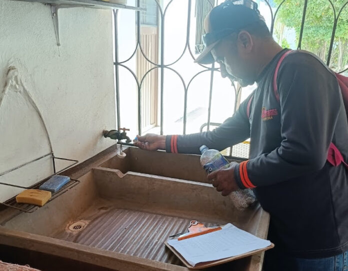 : Refuerzan acciones contra el dengue en todo el estado para beneficio de la población; para reducir la presencia del mosquito transmisor de la enfermedad y proteger a las familias de la entidad.