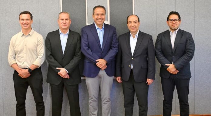 Anuncia Toño Astiazarán inversión de Walmart de más de mil millones de pesos Hermosillo; la empresa anunció este proyecto para 2026 y 2027 que se reflejará en más empleos, calidad de vida y fortalecimiento de empresas locales.